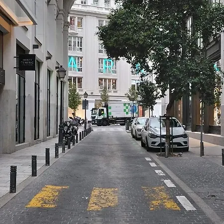 Apartamento Nuevo Y Reformado Al Lado De La Gran Via Madrilena Madrid Esterno foto